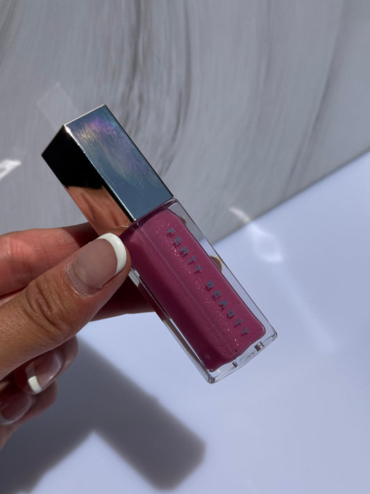 Gloss Luminizer Fenty Beauty Tono- IDOLL’IZE YOU (sin caja)