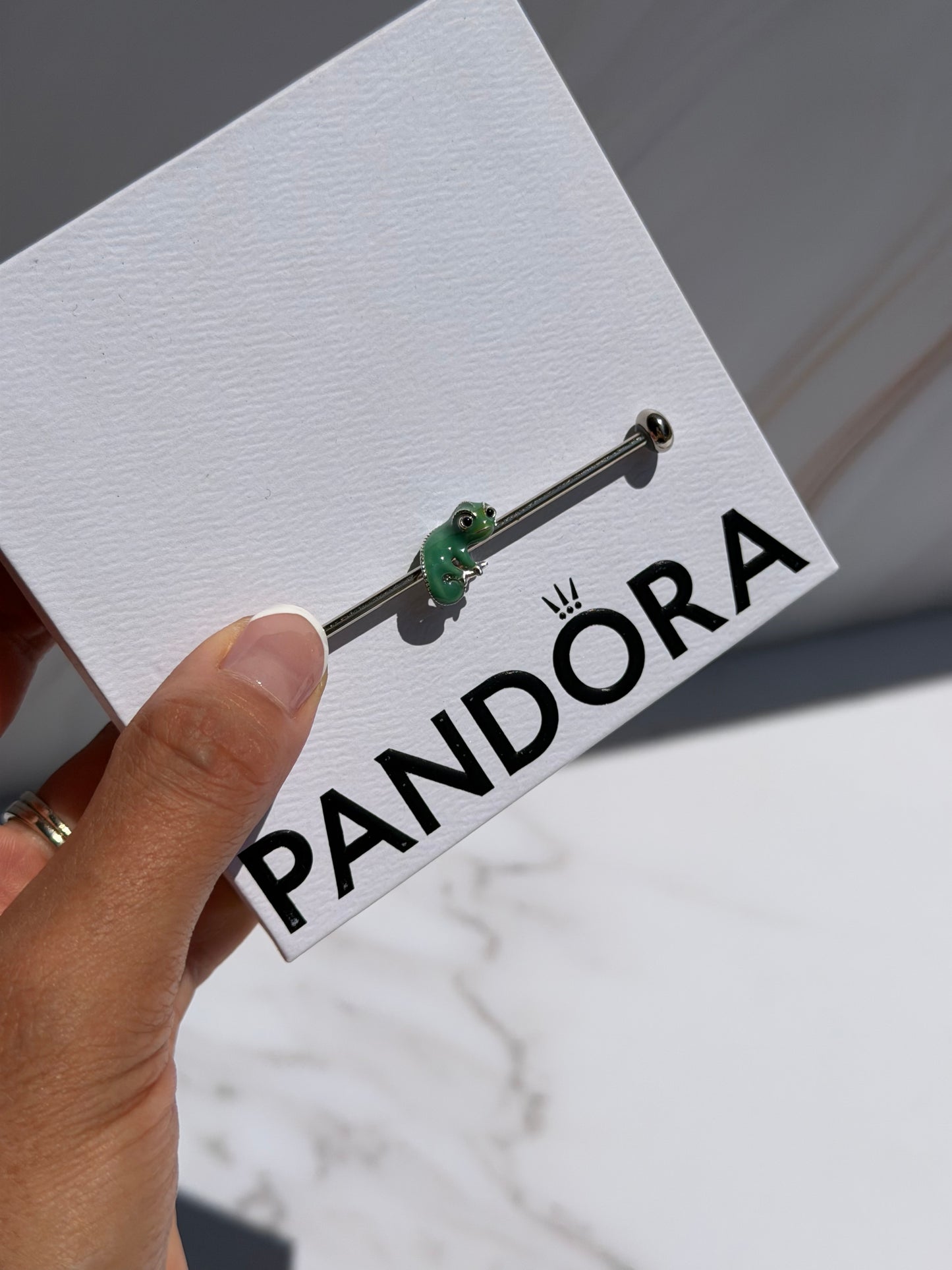 Charm Pascal de Enredados de Disney que Cambia de Color PANDORA