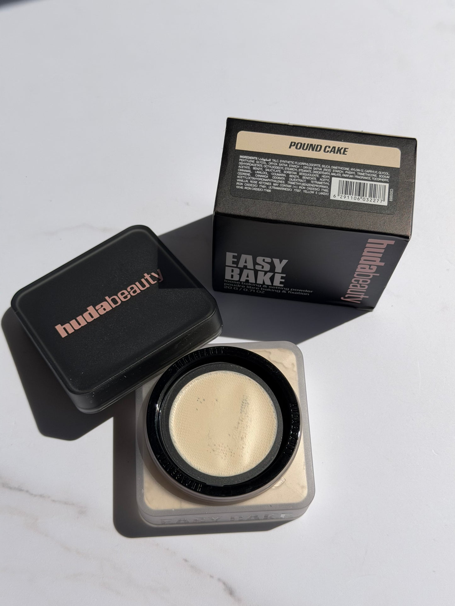 HUDA BEAUTY -Easy Bake Blurring Loose Baking & Setting Powder POUND CAKE