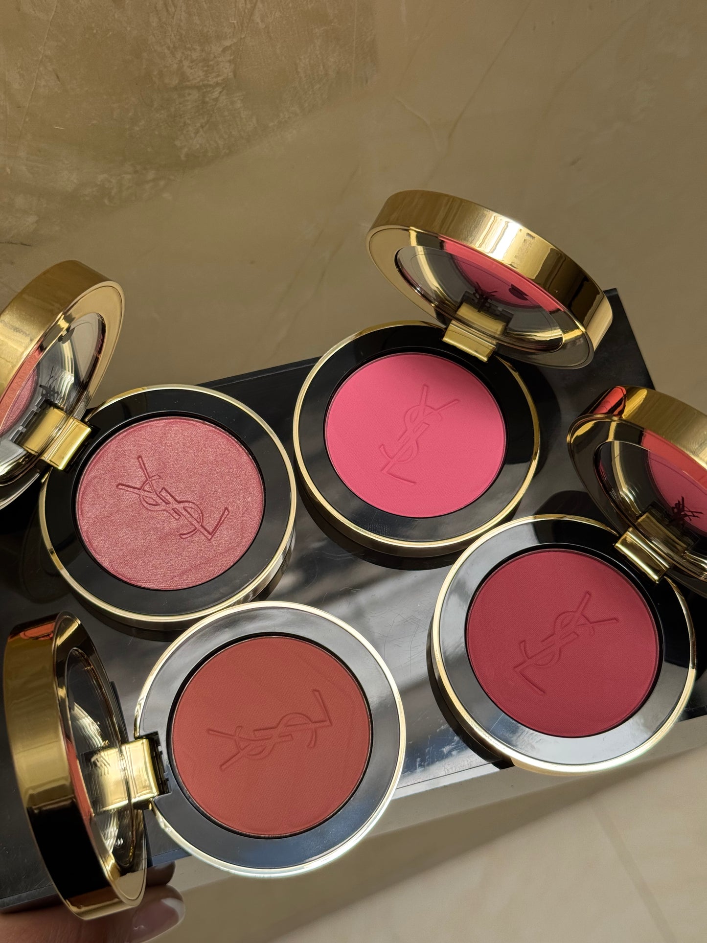 Yves Saint Laurent Make Me Blush 24H Buildable Powder Blush Tono- 87 PINK VOLTAGE