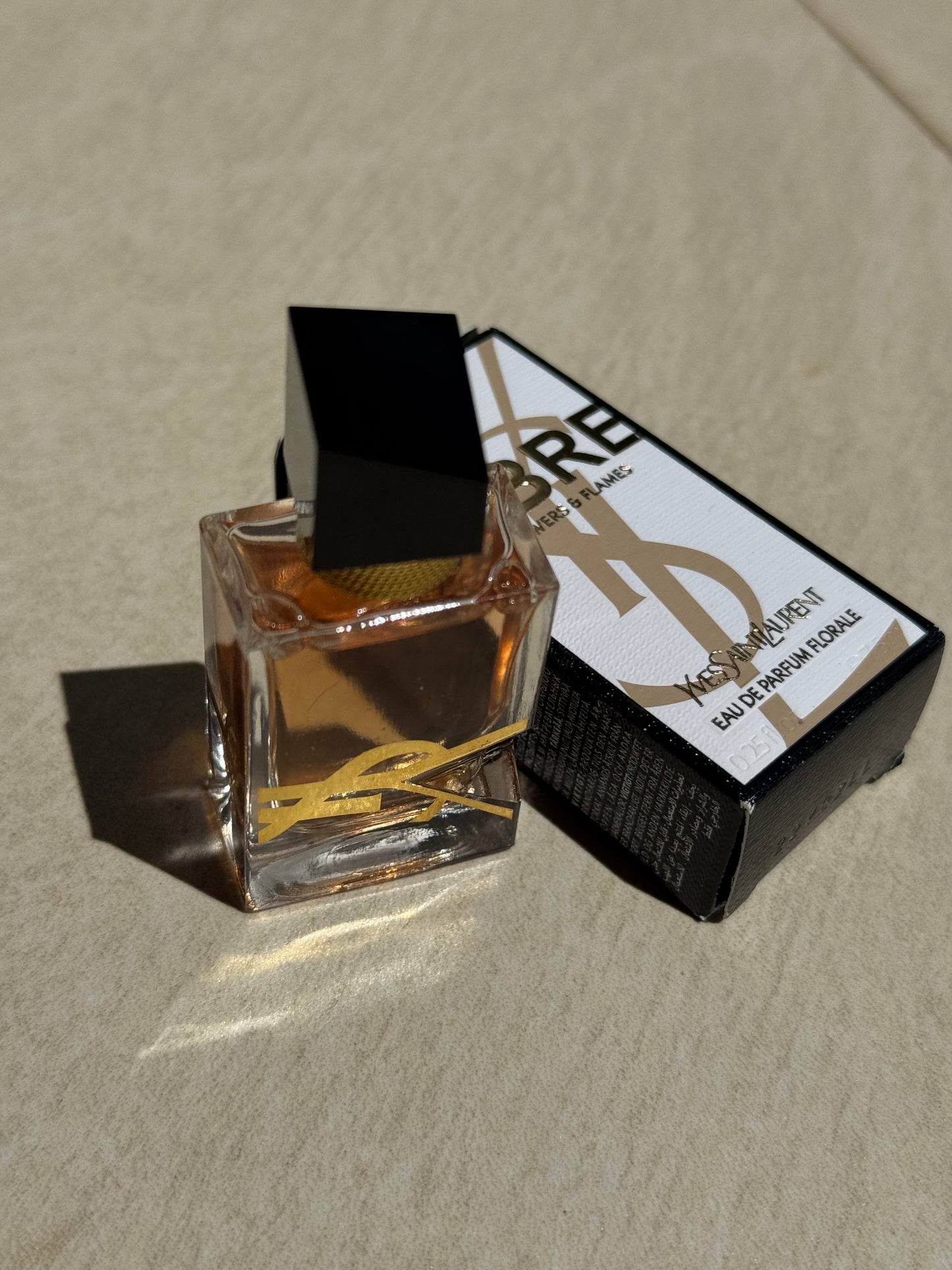 MINI Yves Saint Laurent Libre Flowers & Flames Eau de Parfum Spray with Coco- Palm Tree Flower & Lily Floweri