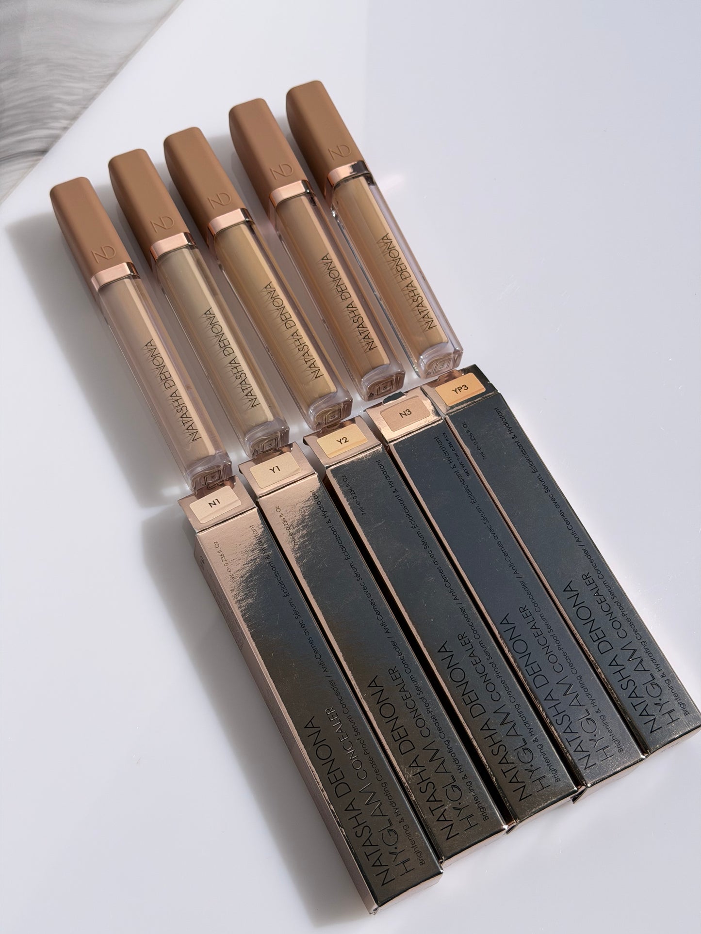 NATASHA DENONA Hy-Glam Brightening & Hydrating Medium to Full Coverage Crease Proof Serum Concealer