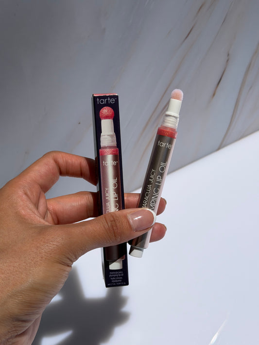 Maracuja juicy plumping lip oil- Tarte tono Shimmering Pink Grapefruit