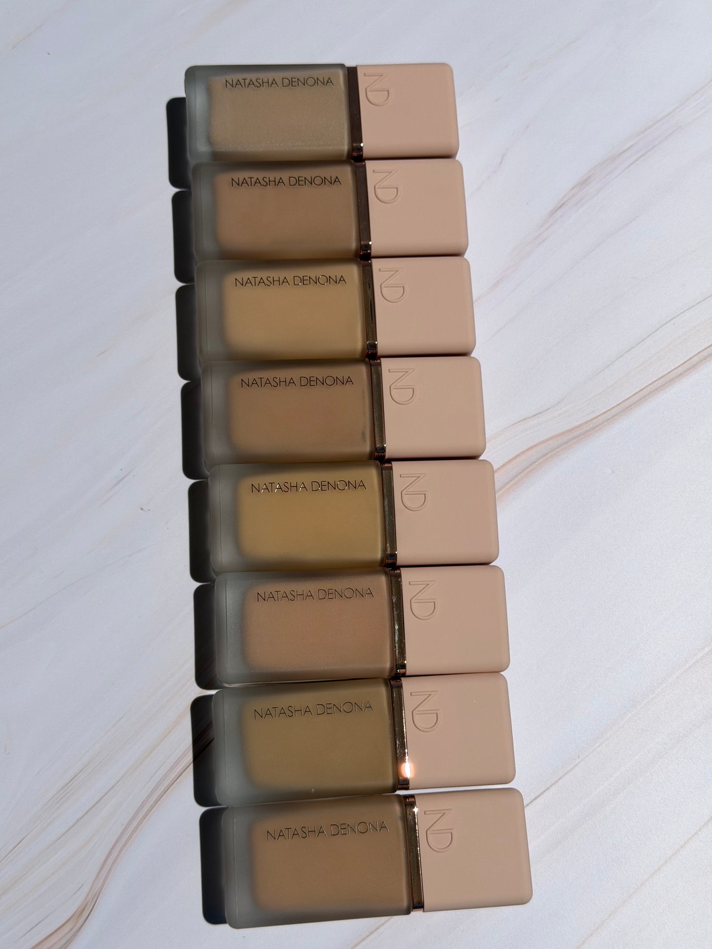 NATASHA DENONA - Hy-Glam Foundation Hydrating & Blurring Luminous Longwear Serum Foundation