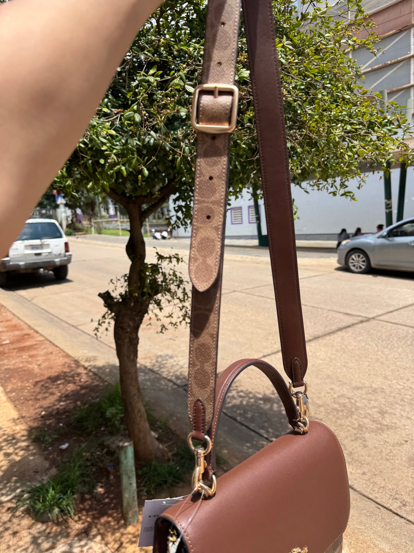 Strap Coach Cafe con Logo (SOLO STRAP, no incluye la bolsa)