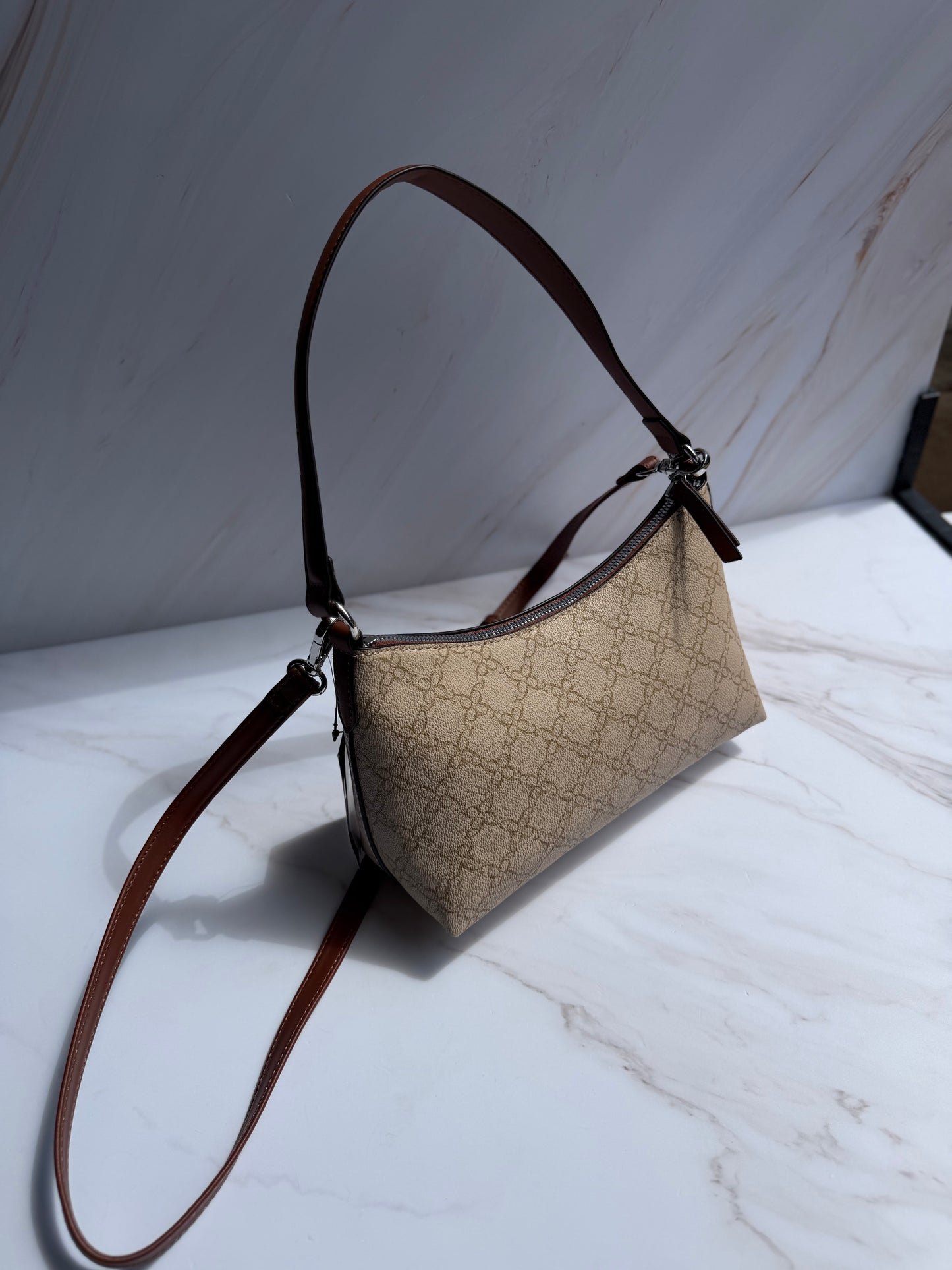 Crossbody NINE WEST-Color Crema con estampado y doble strap