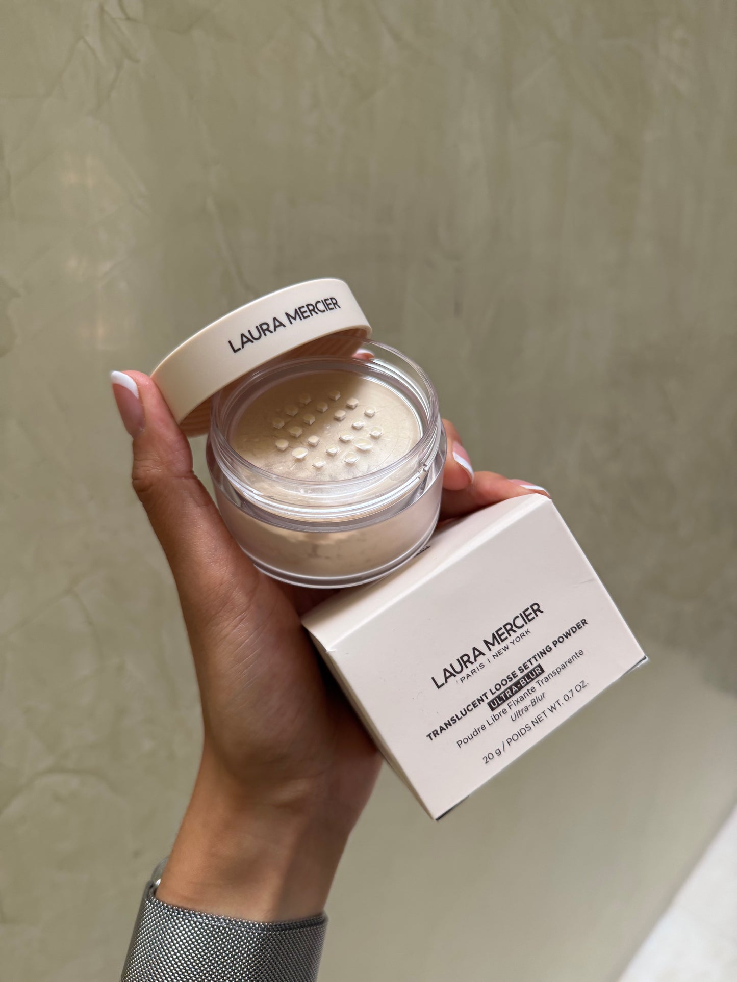 Laura Mercier Ultra-Blur Talc-Free Longwearing Translucent Loose Setting Powder- TRANSLUCENT