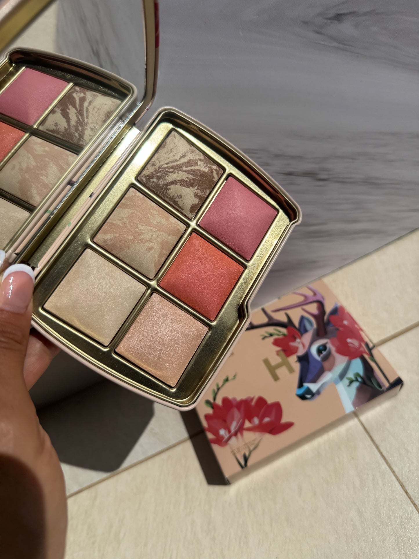 Hourglass Ambient Lighting Edit Unlocked DEER Palette