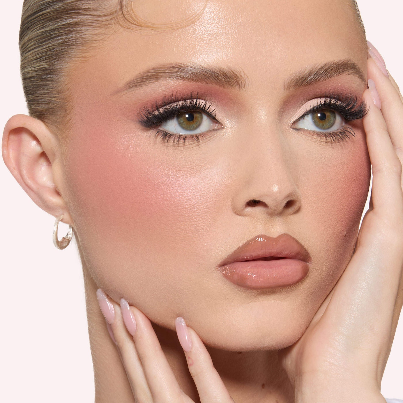 HUDA BEAUTY Blush Filter Blurring Blushlighters Palette- TOASTY PEACH