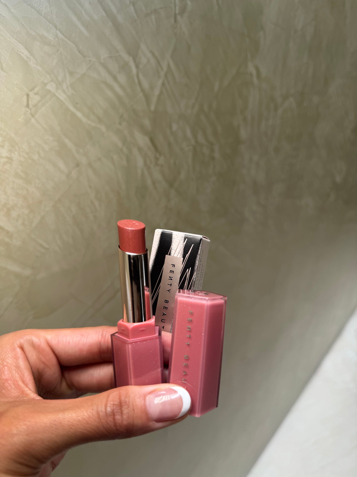 Fenty Beauty by Rihanna Gloss Bomb Stix High-Shine Gloss Stick TONO- FU$$Y 02