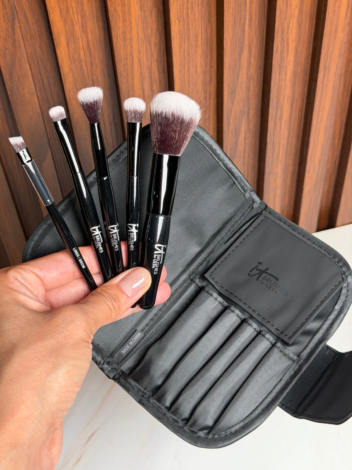IT Brushes For ULTA- Your Face & Eye Essentials Mini 5 Pc Travel Brush Set
