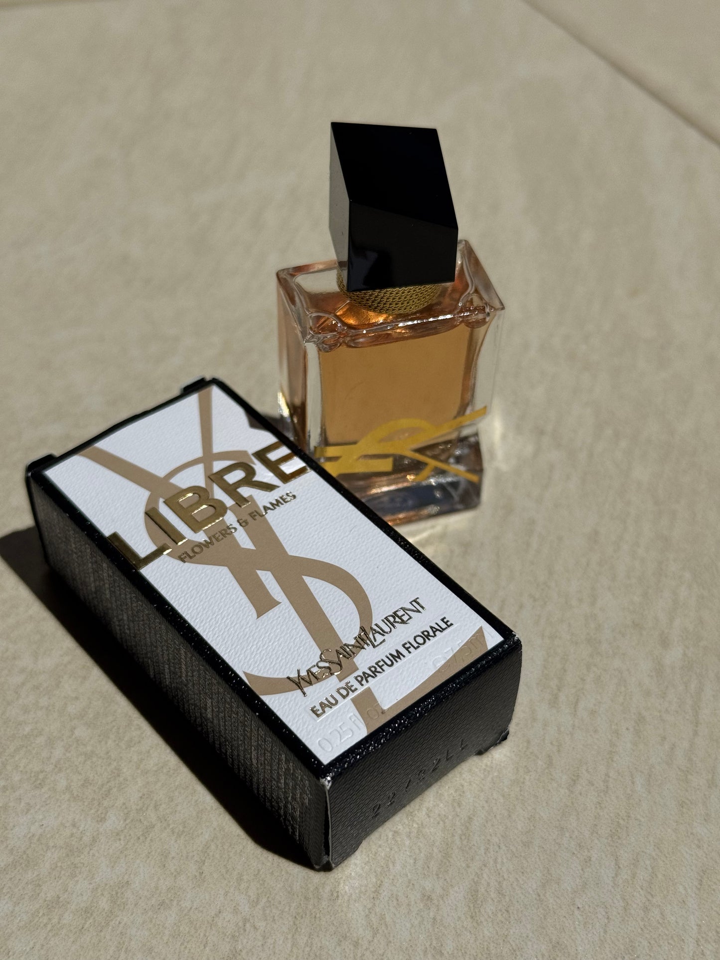 MINI Yves Saint Laurent Libre Flowers & Flames Eau de Parfum Spray with Coco- Palm Tree Flower & Lily Floweri