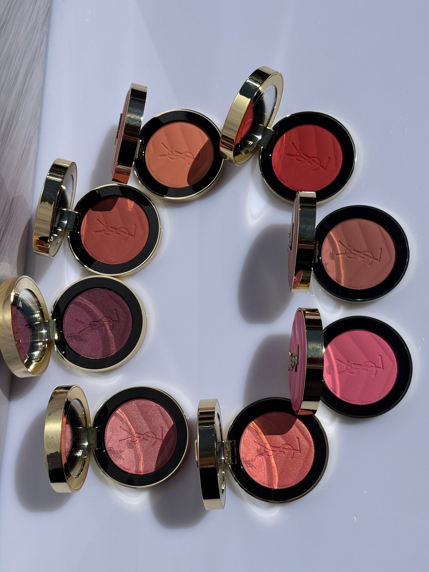 Yves Saint Laurent Make Me Blush 24H Buildable Powder Blush Tono- 37 PEACHY NUDE