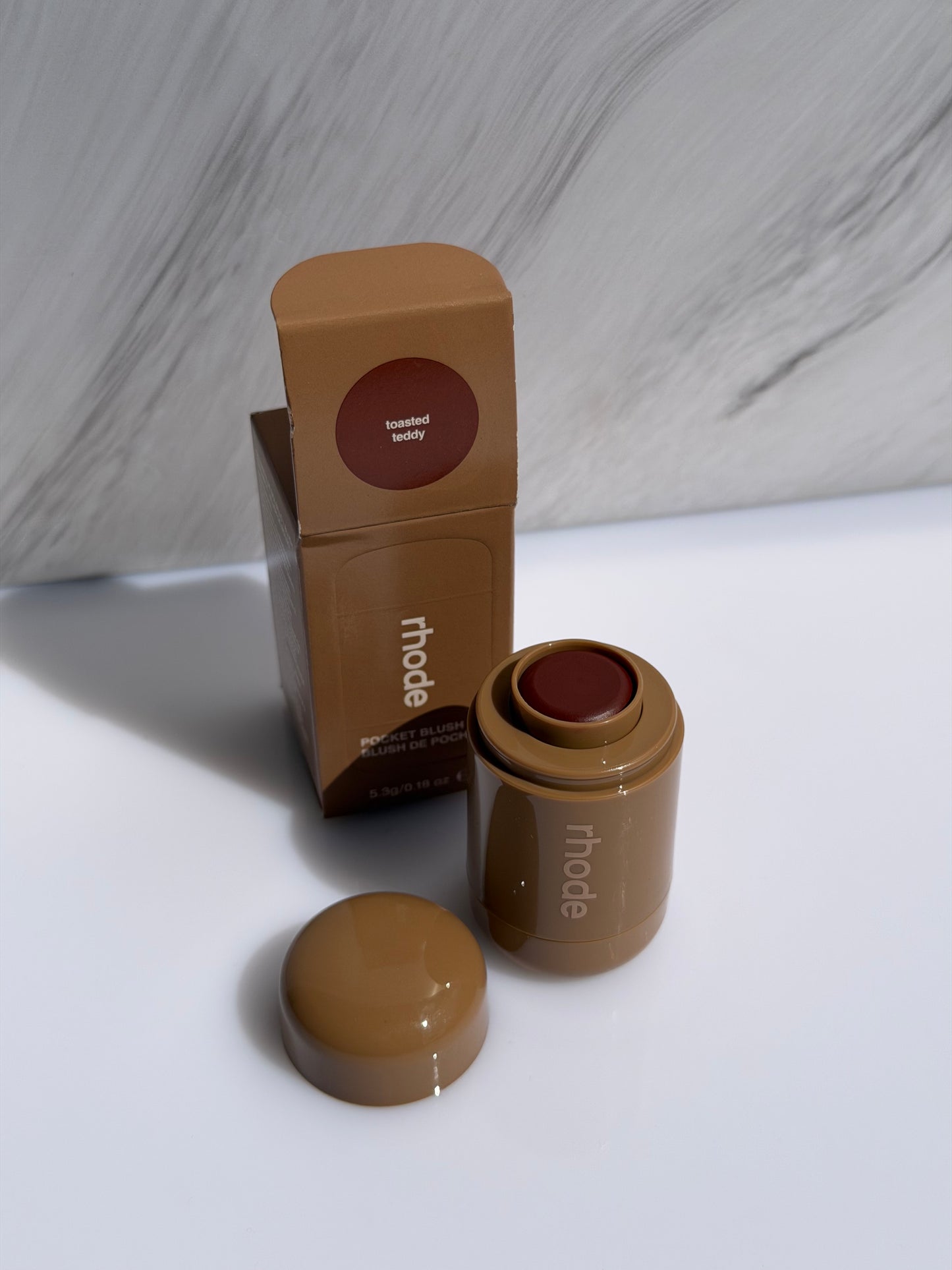 Pocket Blush Rhode tono Toasted Teddy