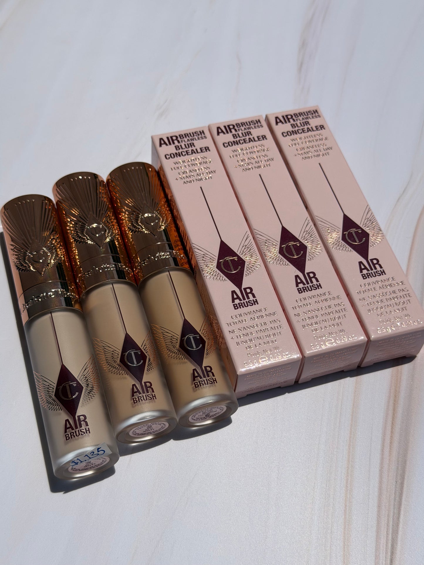 Charlotte Tilbury 
Airbrush Flawless Crease-Proof Long-Wear Blur Concealer with Hyaluronic Acid