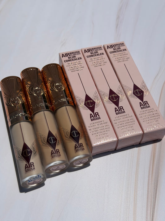 Charlotte Tilbury 
Airbrush Flawless Crease-Proof Long-Wear Blur Concealer with Hyaluronic Acid