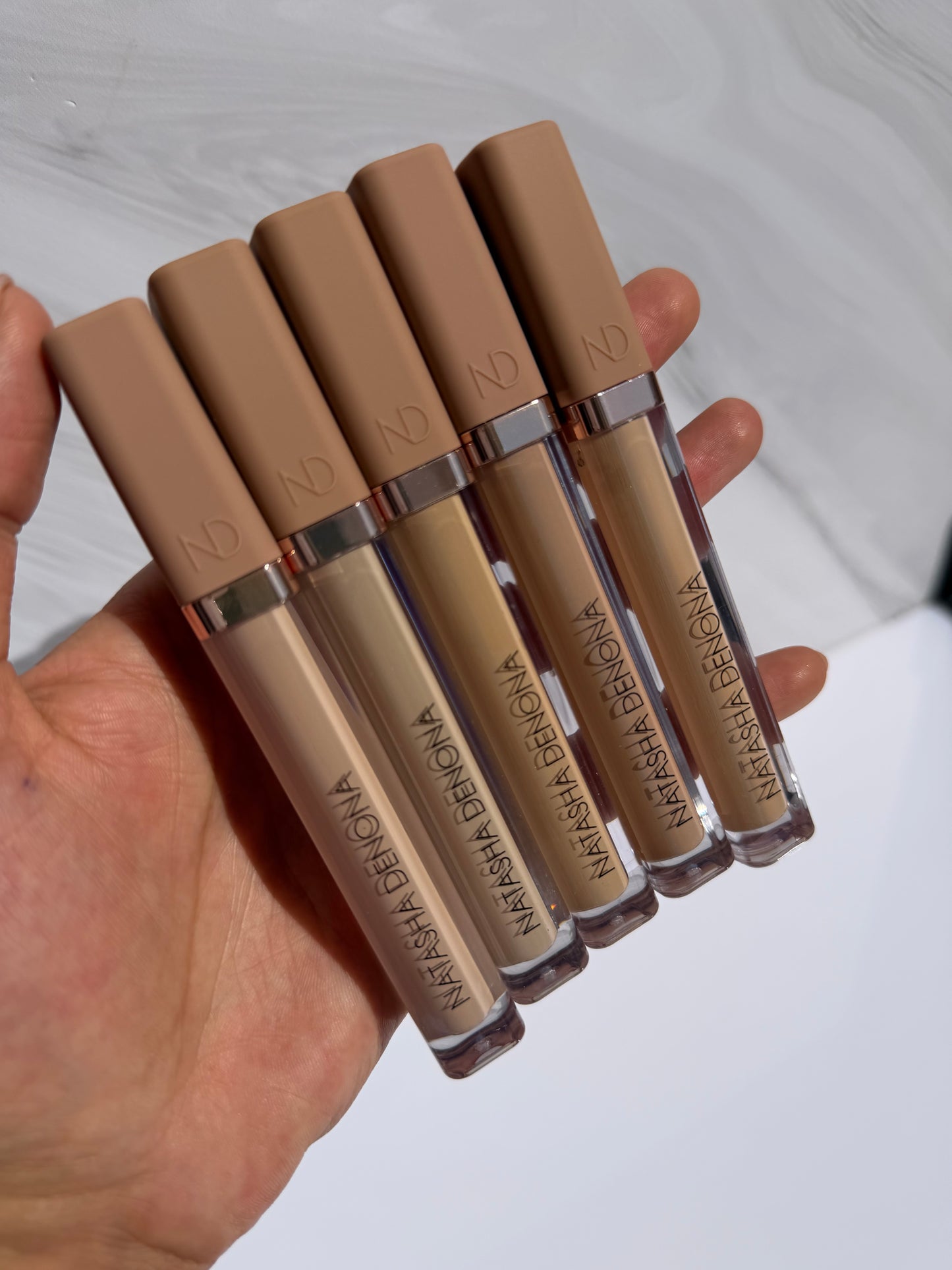 NATASHA DENONA Hy-Glam Brightening & Hydrating Medium to Full Coverage Crease Proof Serum Concealer