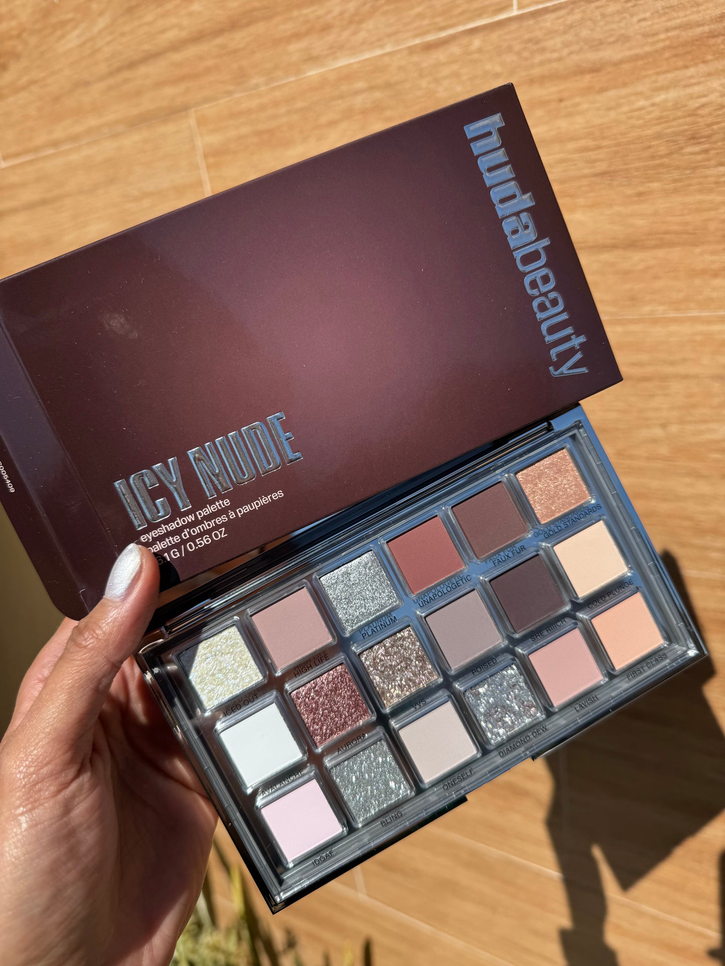 Icy Nude palette Huda Beauty