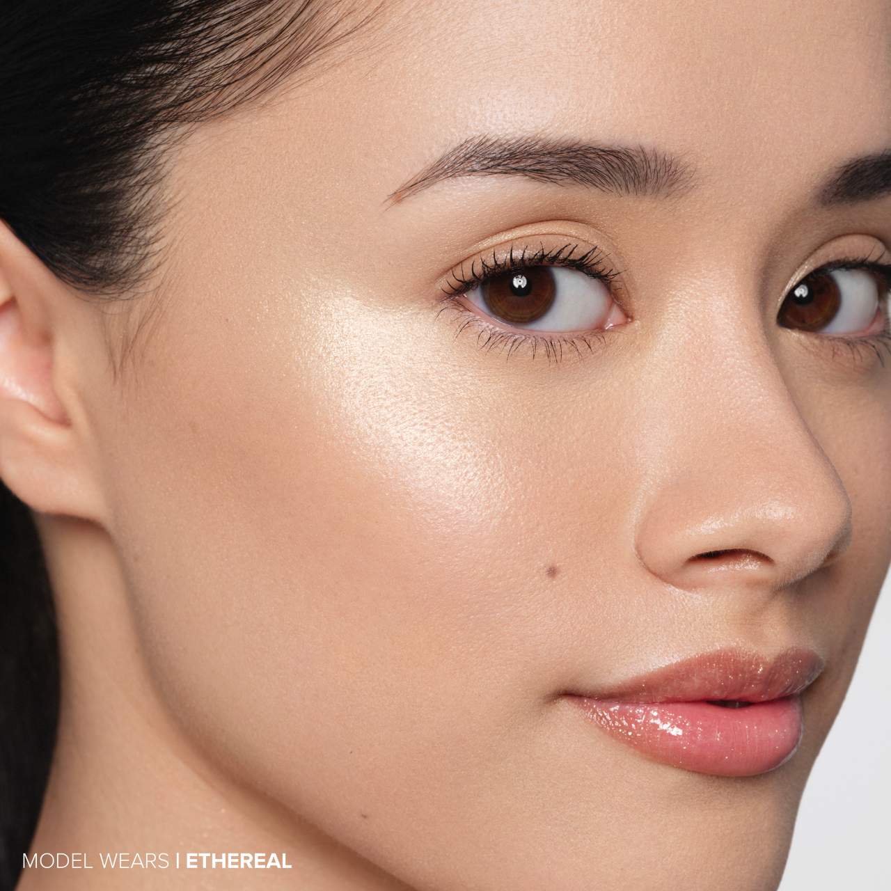 Anastasia Beverly Hills Glow Seeker Champagne Gold Powder Highlighter Tono- ETHEREAL