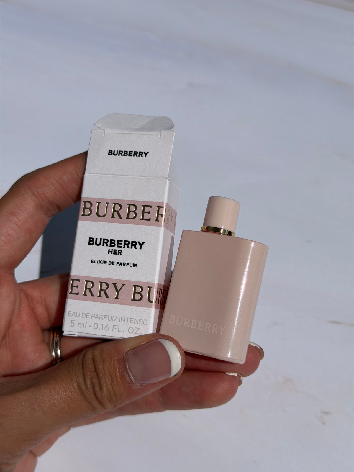 Her Elixir de Parfum with Dark Red Berries, Jasmine & Vanilla 5ml