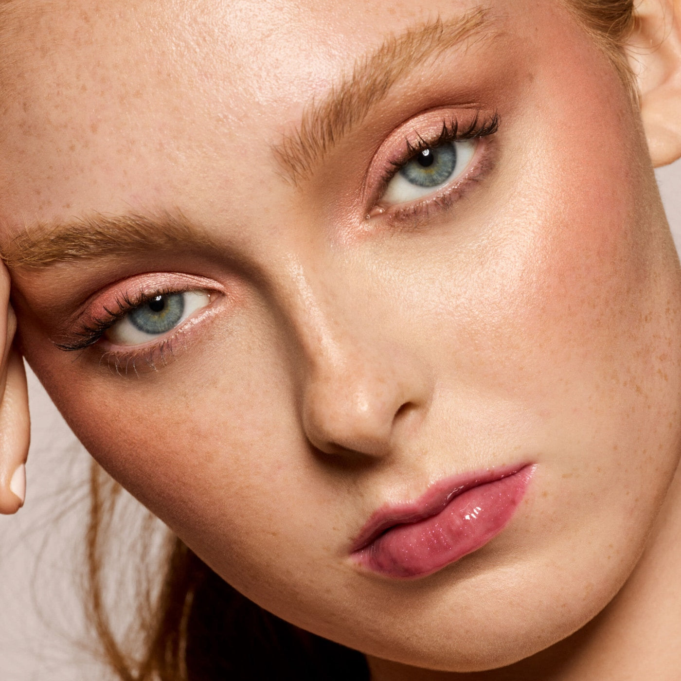 MINI Fenty Beauty by Rihanna Gloss Bomb Universal Lip Luminizer 08 RIRI