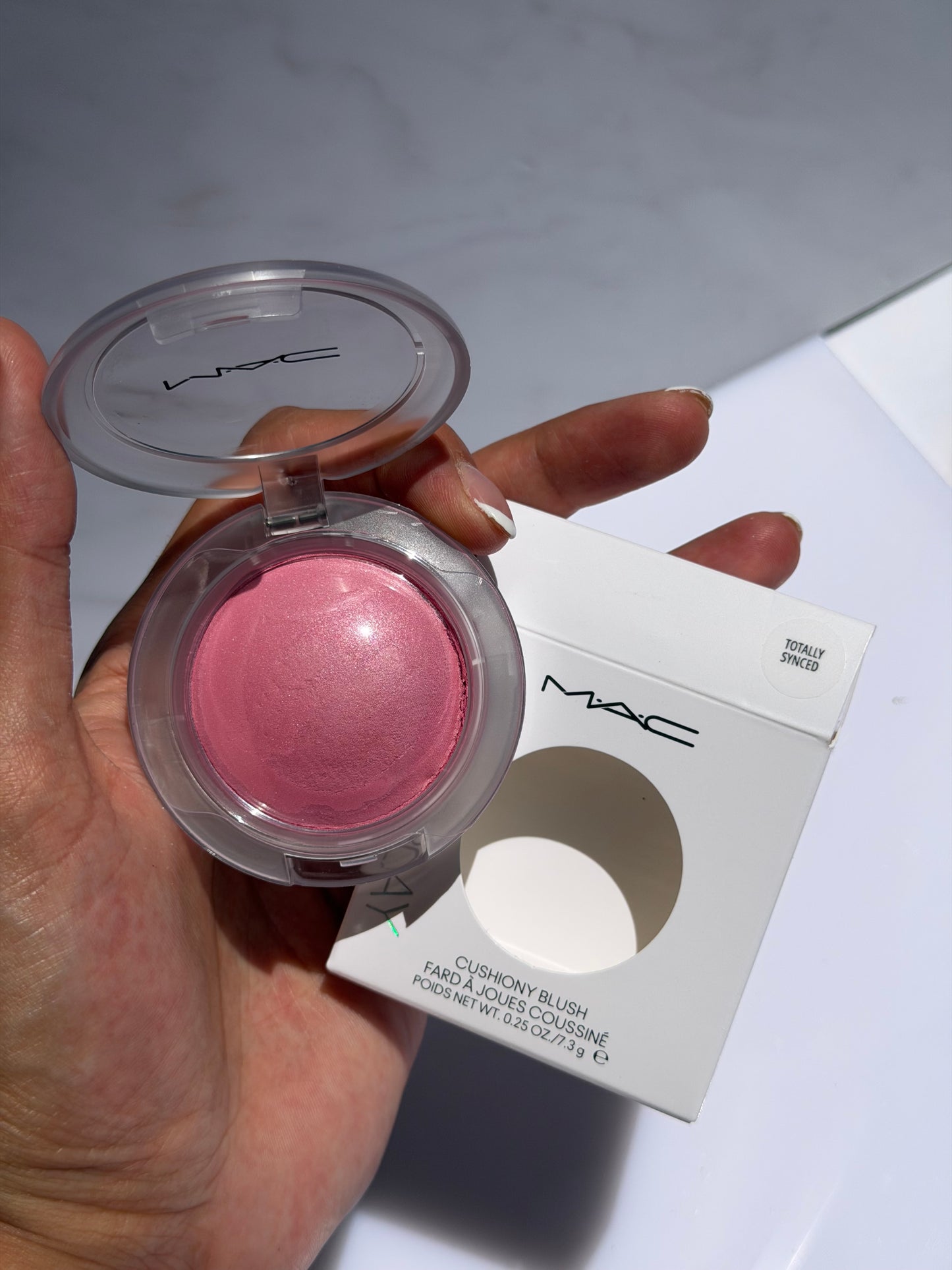 MAC Cosmetics-Glow Play Cushiony Lightweight Buildable Blurring Blush