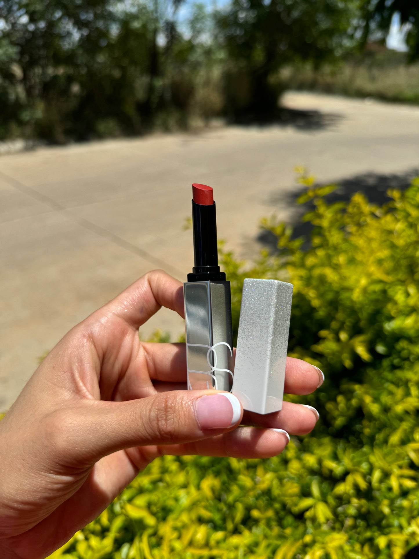 POWERMATTE LIPSTICK NARS- TOO HOT TO HOLD 133