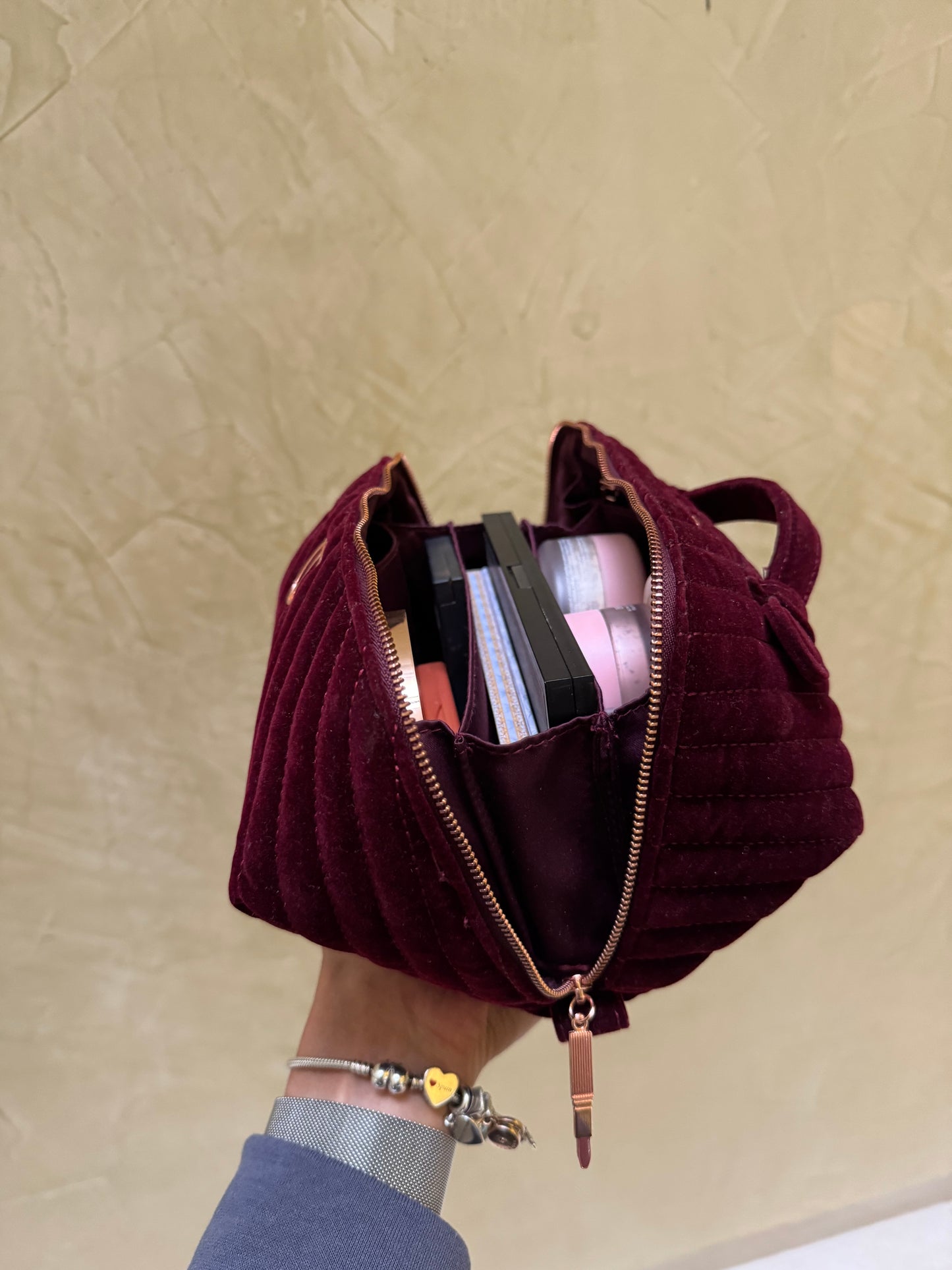 MAKEUP BAG OF DREAMS - Charlotte Tilbury Cosmetiquera