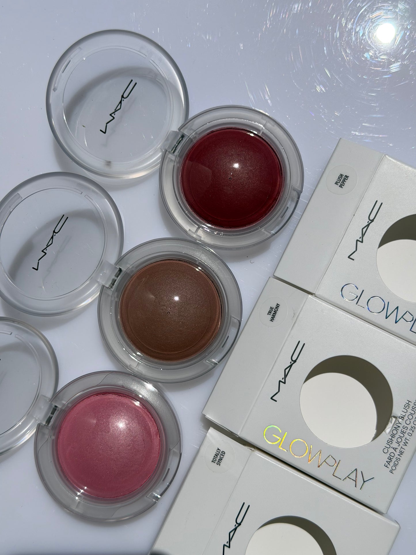 MAC Cosmetics-Glow Play Cushiony Lightweight Buildable Blurring Blush
