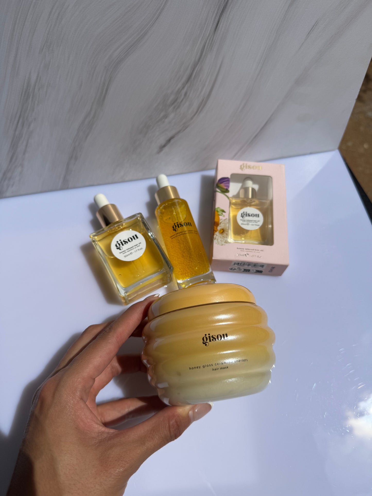 Gisou -Honey Gloss Ceramide Therapy Hydrating Hair