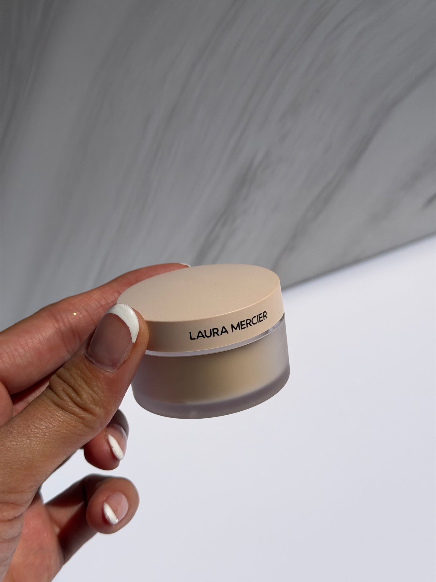 Mini Laura Mercier Ultra-Blur Talc-Free Longwearing Translucent Loose Setting Powder 6g- TRANSLUCENT (Sin Caja)