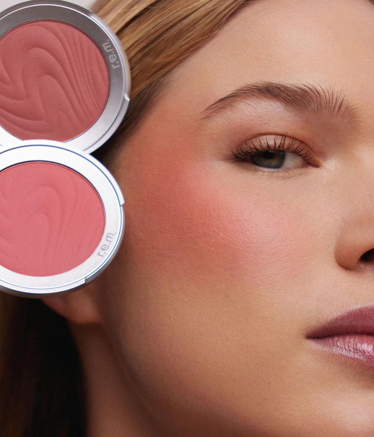 R.e.m. Beauty - hypernova satin matte blush