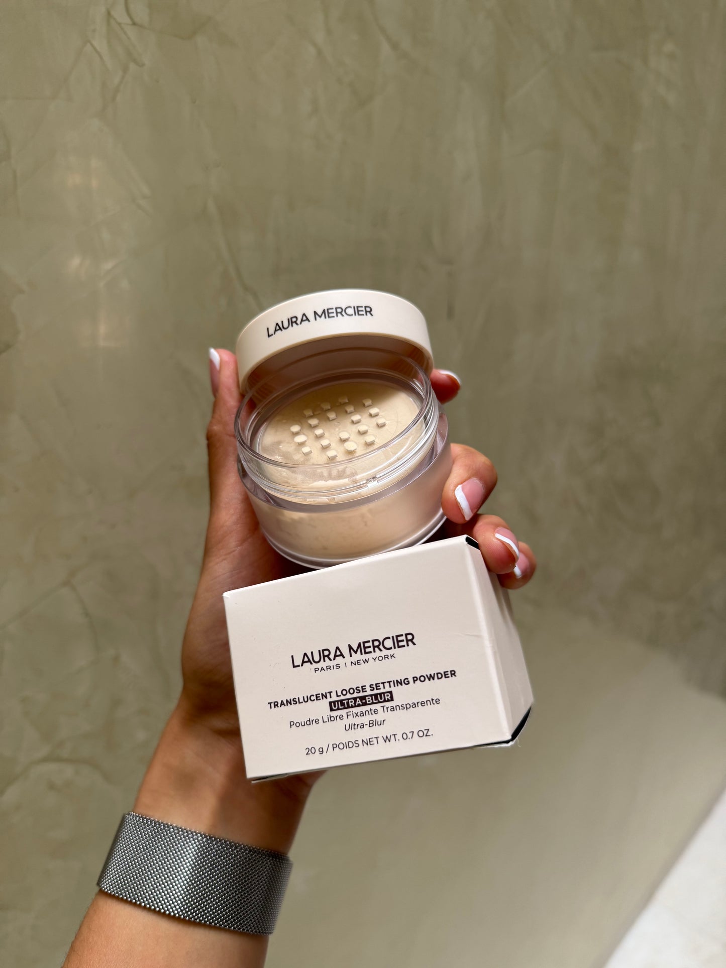 Laura Mercier Ultra-Blur Talc-Free Longwearing Translucent Loose Setting Powder- TRANSLUCENT