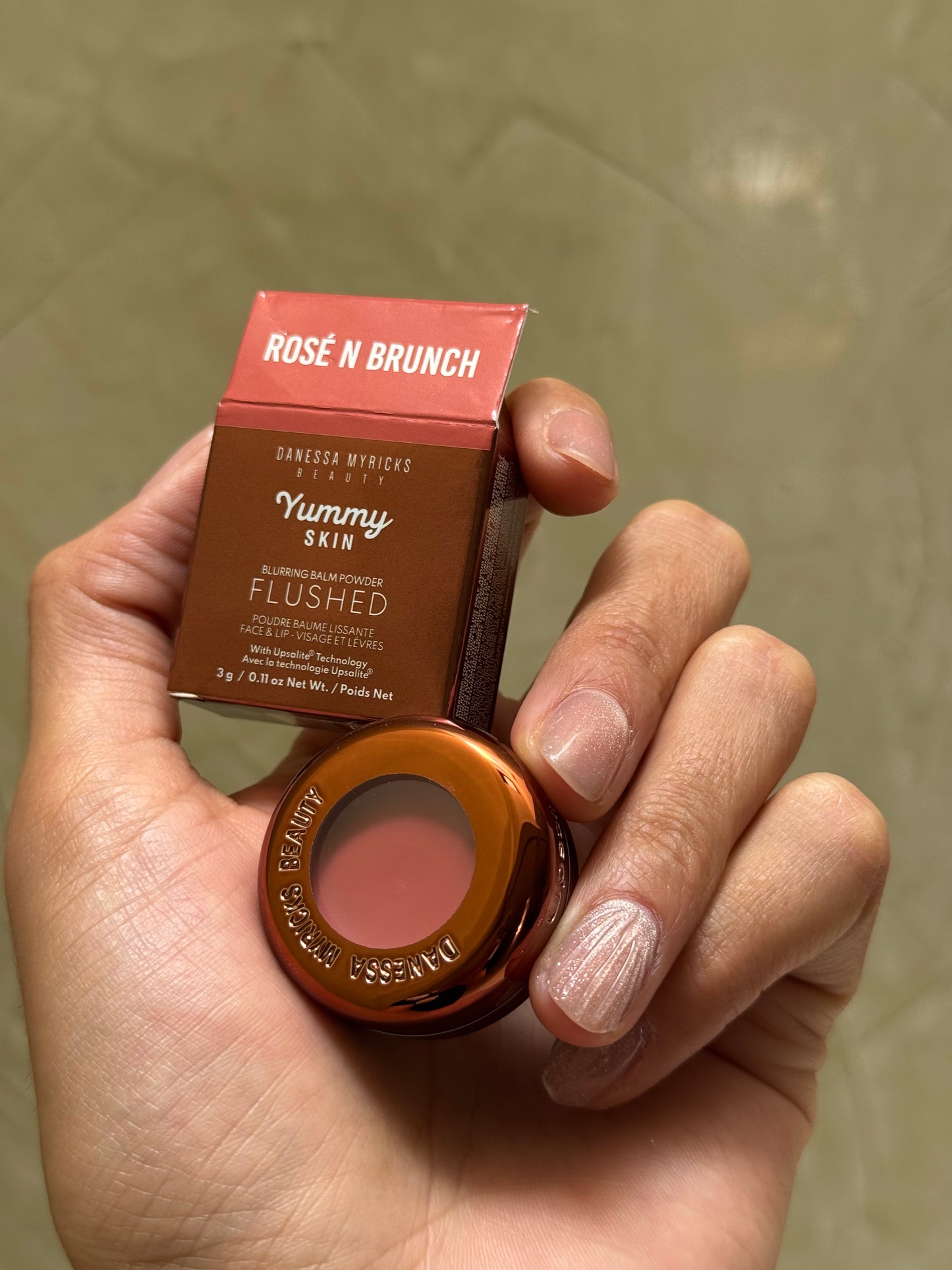 Mini Danessa Myricks Beauty Yummy Skin Blurring Balm Powder Flushed - Matte Color for Cheek & Lipi Tono- ROSÉ N BRUNCH