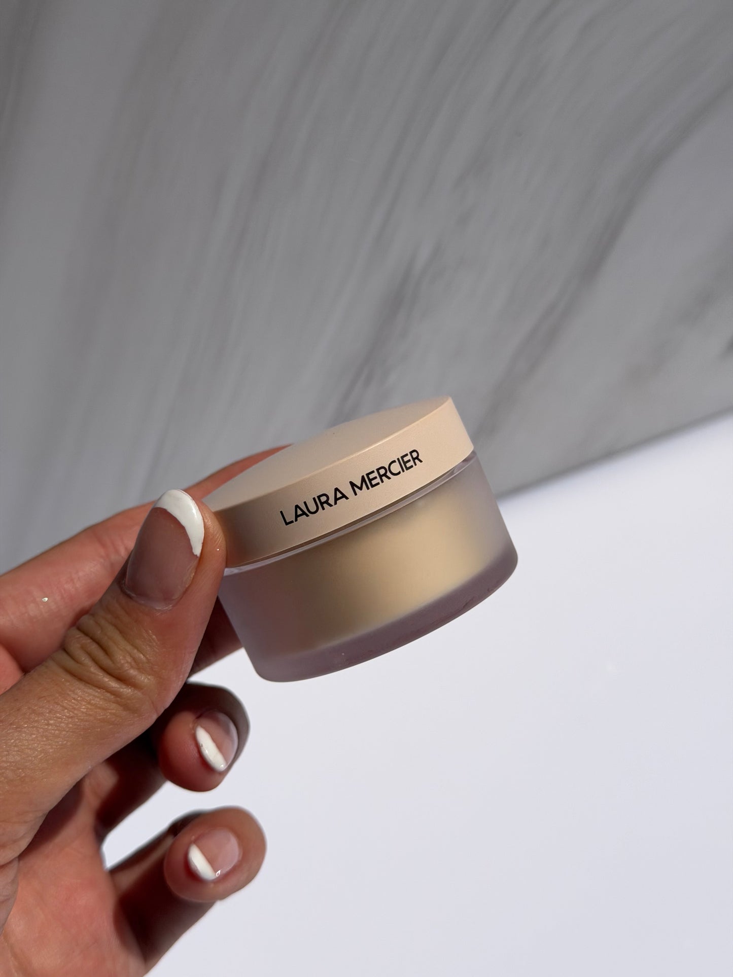 Mini Laura Mercier Ultra-Blur Talc-Free Longwearing Translucent Loose Setting Powder 6g- TRANSLUCENT (Sin Caja)