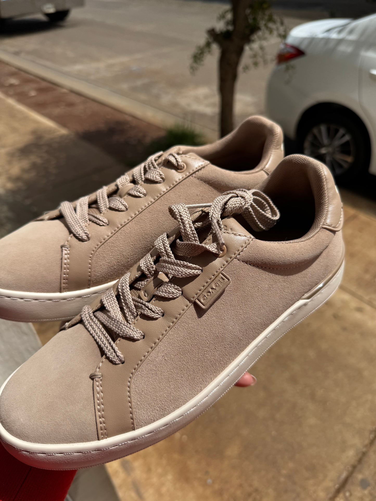 Tenis Coach Beige de Gamuza Talla #26mx- #26.5mx