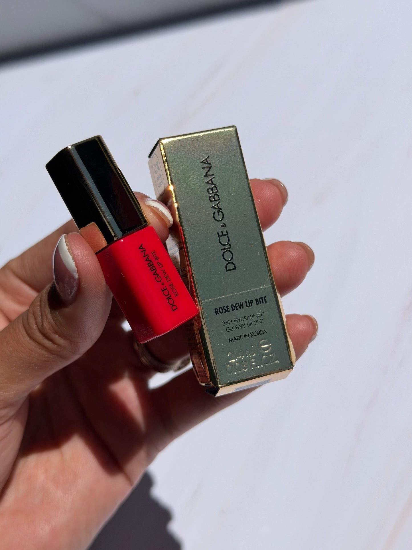 Dolce&Gabbana- MINI Rose Dew Lip Bite 24H Hydrating Glossy Lip Tint with Hyaluronic Acid- TONO 04 Flirty Red
