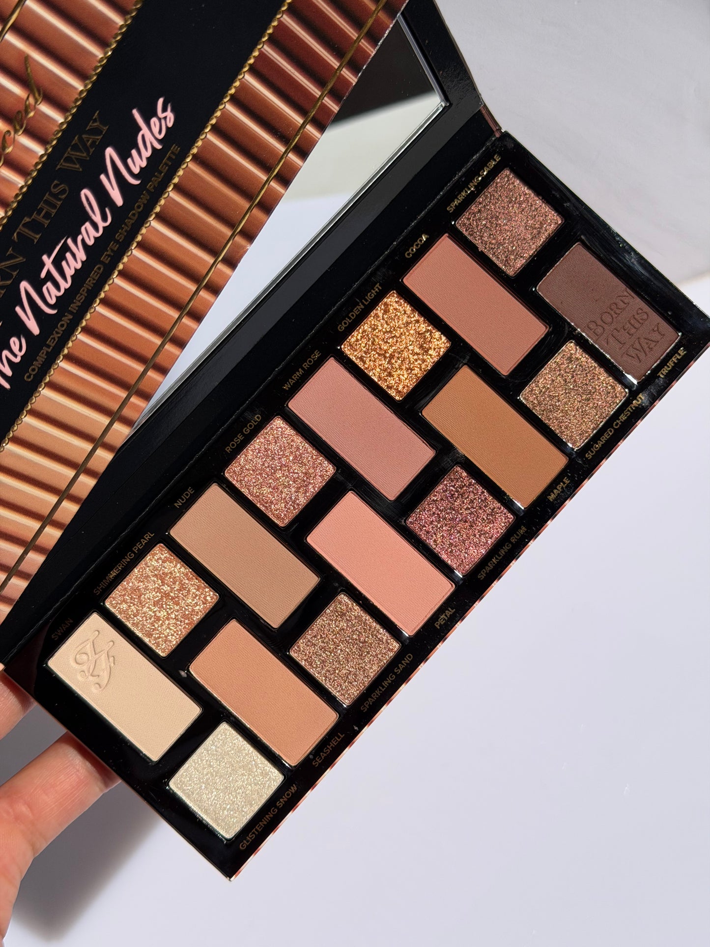 Too Faced- Born This Way The Natural Nudes Eyeshadow Palette