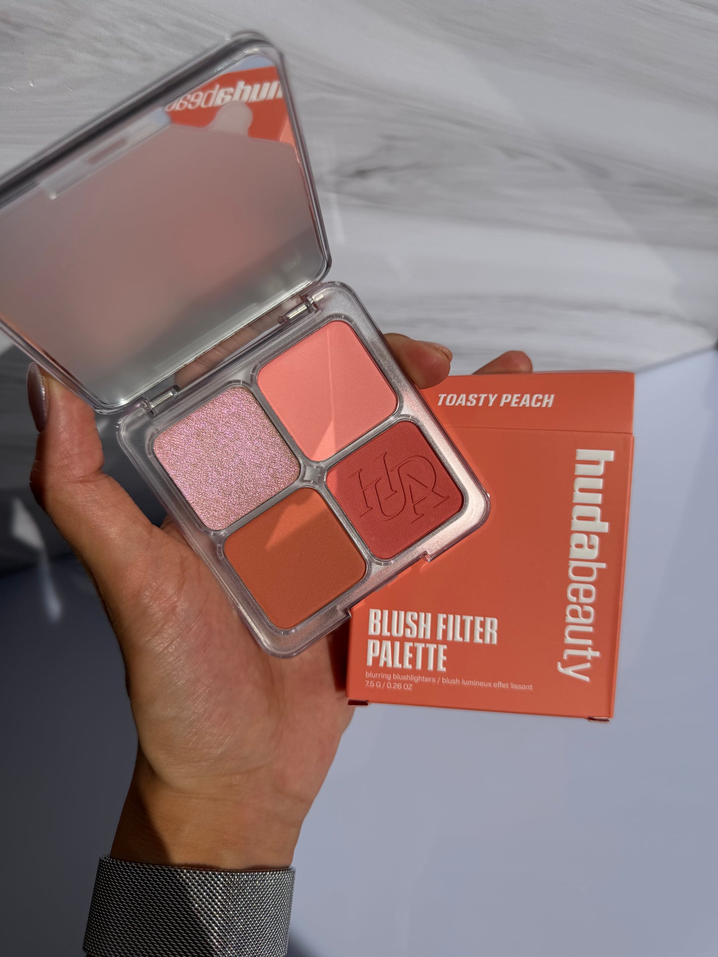 HUDA BEAUTY Blush Filter Blurring Blushlighters Palette- TOASTY PEACH