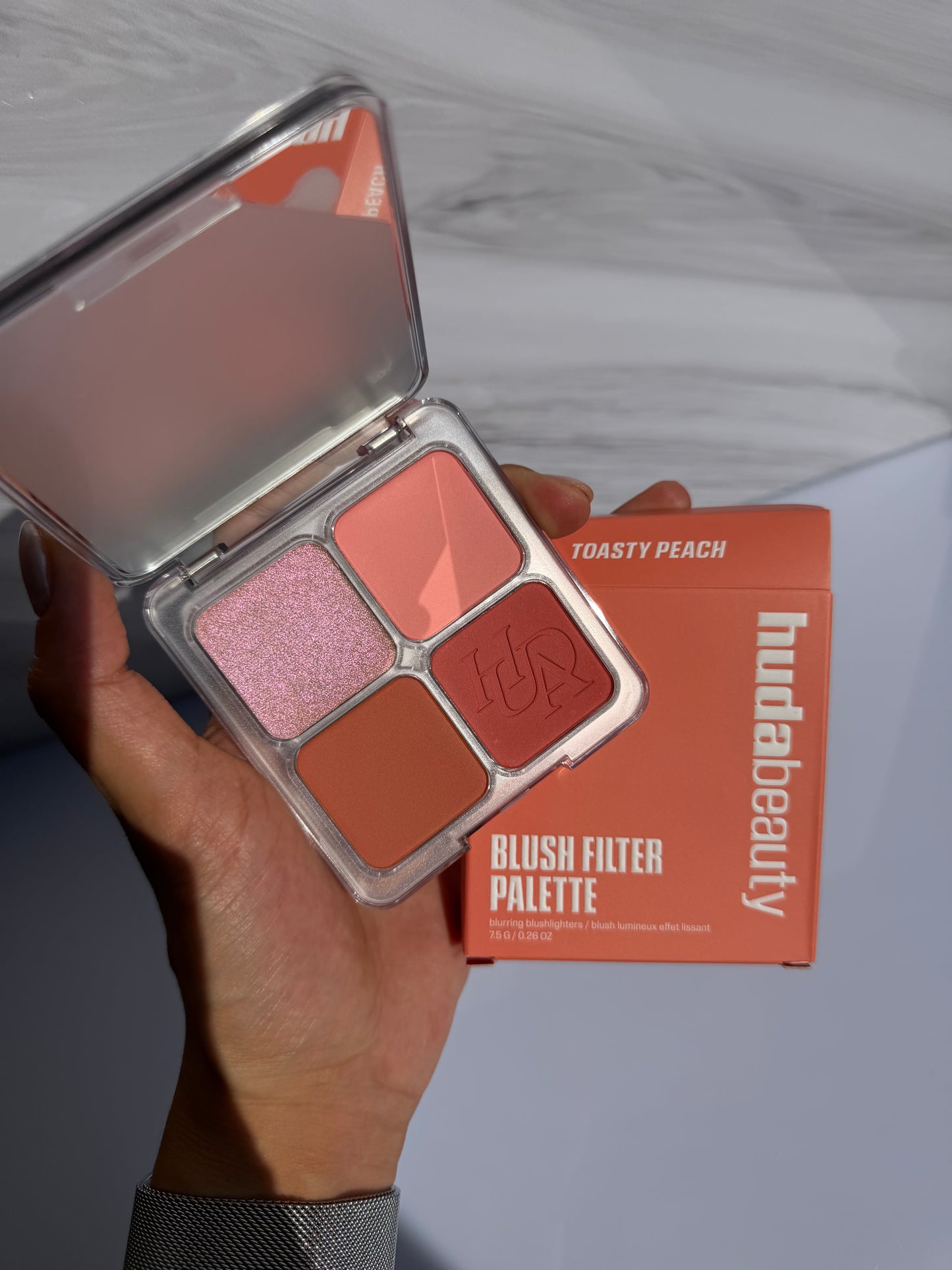 HUDA BEAUTY Blush Filter Blurring Blushlighters Palette- TOASTY PEACH