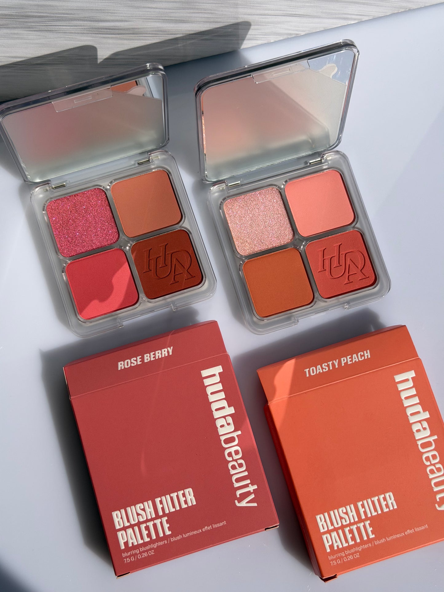 HUDA BEAUTY Blush Filter Blurring Blushlighters Palette- ROSE BERRY