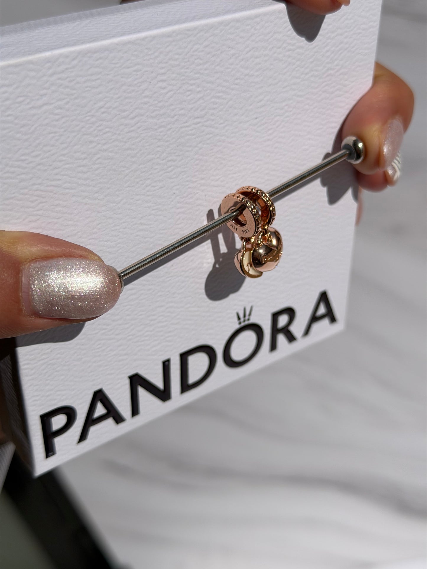 Duo Charm Madre e Hija en Oro Rosada PANDORA