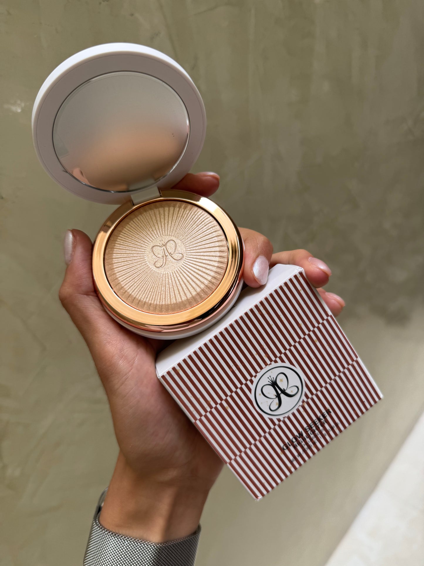 Anastasia Beverly Hills Glow Seeker Champagne Gold Powder Highlighter Tono- ETHEREAL