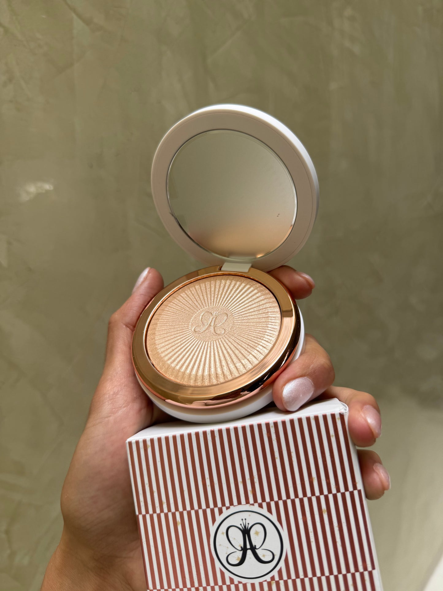 Anastasia Beverly Hills Glow Seeker Champagne Gold Powder Highlighter Tono- ETHEREAL