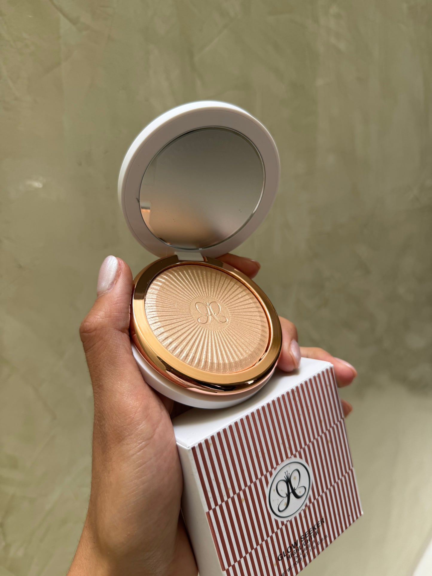 Anastasia Beverly Hills Glow Seeker Champagne Gold Powder Highlighter Tono- ETHEREAL