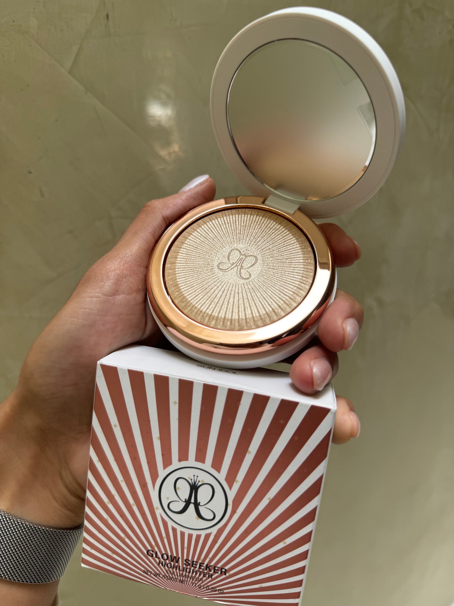 Anastasia Beverly Hills Glow Seeker Champagne Gold Powder Highlighter Tono- SUN IDOL