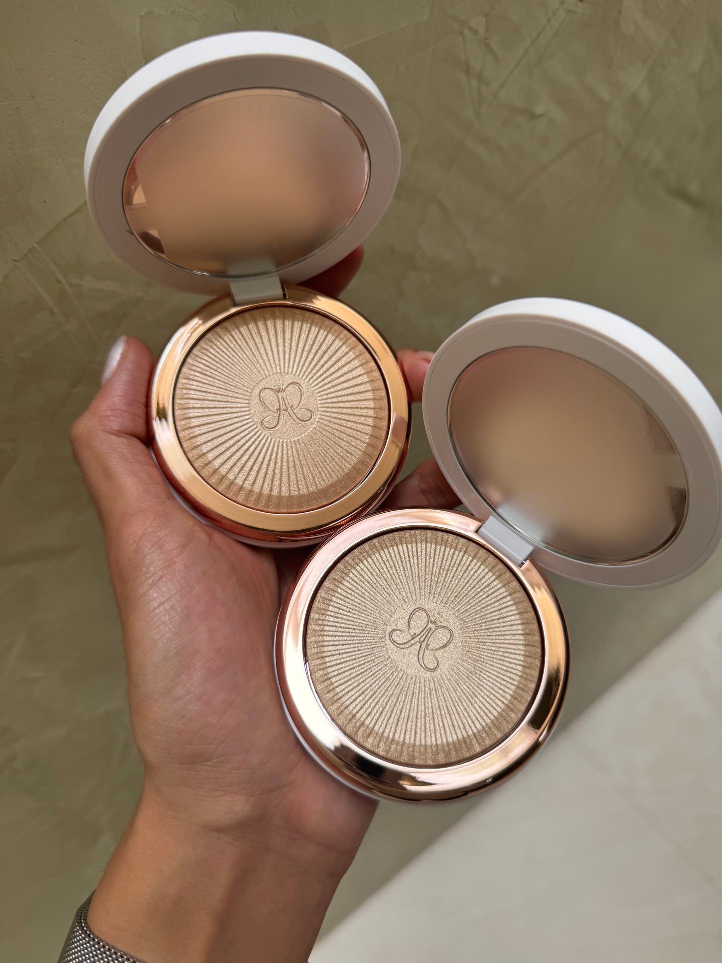 Anastasia Beverly Hills Glow Seeker Champagne Gold Powder Highlighter Tono- ETHEREAL
