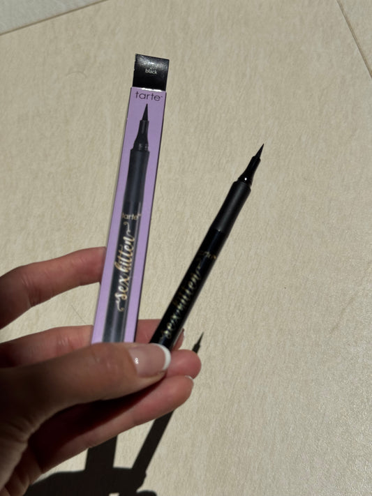Sex kitten liquid liner TARTE tono- BLACK