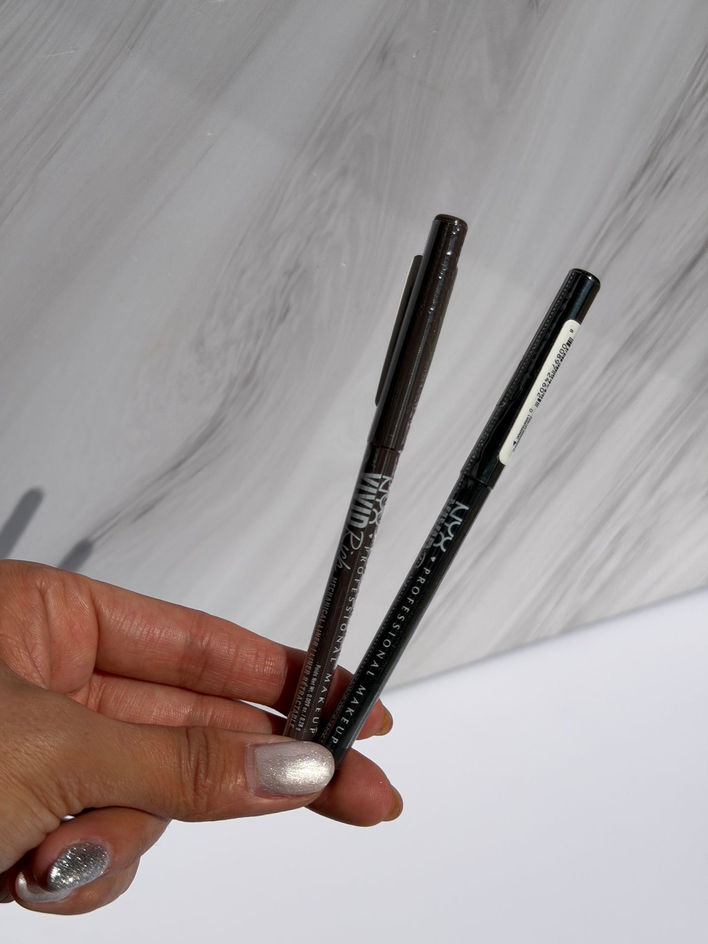 NYX Professional Makeup Retractable Vivid Rich Mechanical Eyeliner Pencil Tono- TRUFFLE DIAMOND