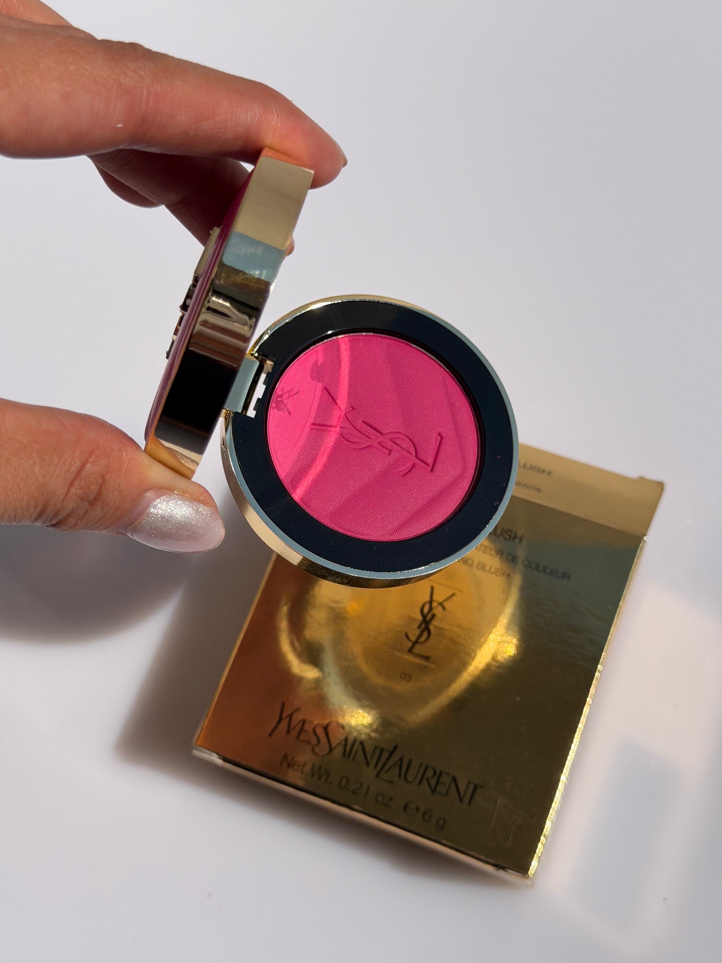 Make me Blush 24H Biuldable Blurring Powder Blush YSL- 03 MISCHIEVOUS MAGETA